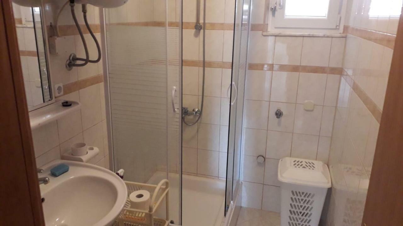 Apartment Hrgic Vir Eksteriør billede